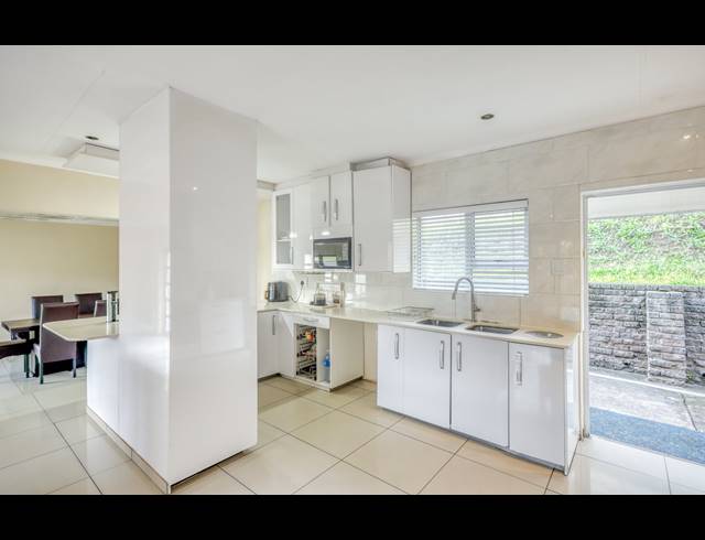 3 BEDROOM HOUSE FOR SALE IN BEACON BAY